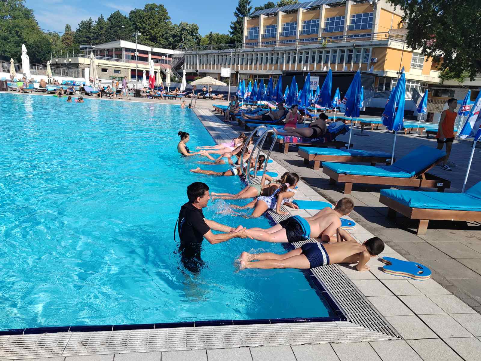 ЗДРАВИ И ПРАВИ СПОРТИСТИ